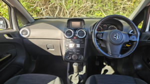 2014 Vauxhall Corsa 1.4 16v Excite in White — image 4