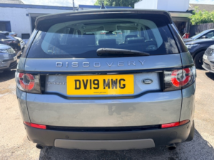 2019 Land Rover Discovery Sport Td4 Se Tech in Grey — image 2