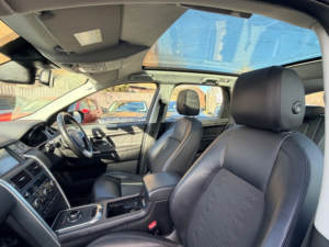 2019 Land Rover Discovery Sport Td4 Se Tech in Grey — image 4