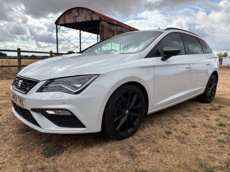 2019 SEAT Leon 1.5 Tsi Evo Fr Black Edition DSG Euro 6 (s/s) 5dr in White — image 1