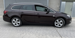 2012 Vauxhall Astra 1.6 16v Sri in Brown — image 2