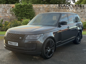 2018 Land Rover Range Rover 3.0 Td V6 Vogue Se in Grey — image 6