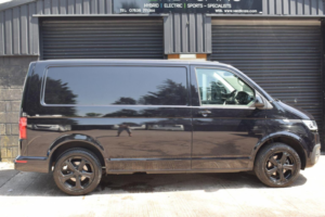 2023 Volkswagen Transporter 2.0 Tdi T30 Highline DSG Fwd Swb Euro 6 (s/s) 5dr in Black — image 3
