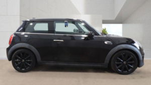 2015 MINI Hatch 1.5 Cooper Euro 6 (s/s) 3dr in Black — image 5