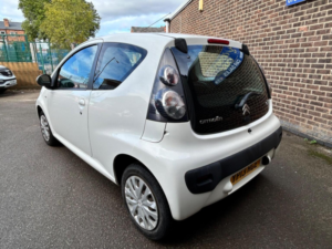 2013 Citroen C1 1.0i Vtr Euro 5 3dr in White — image 4