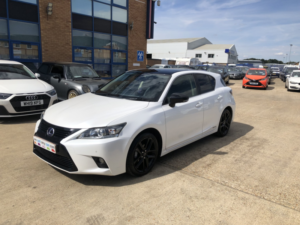 2017 Lexus Ct 1.8 200h Sport in White — image 4