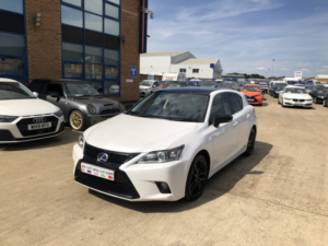 2017 Lexus Ct 1.8 200h Sport in White — image 5