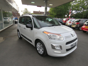 2013 Citroen C3 Picasso 1.6 Hdi Exclusive Euro 5 5dr in White — image 3