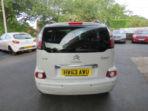 2013 Citroen C3 Picasso 1.6 Hdi Exclusive Euro 5 5dr in White — image 6