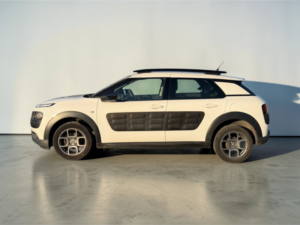 2017 Citroen C4 Cactus 1.2 Puretech Feel Hatchback 5dr Petrol Manual Euro 6 (euro 6) (82 Ps) in Multicolour — image 4