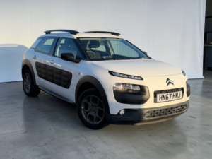 2017 Citroen C4 Cactus 1.2 Puretech Feel Hatchback 5dr Petrol Manual Euro 6 (euro 6) (82 Ps) in Multicolour — image 5