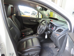 2014 Vauxhall Mokka 1.4 T Se in White — image 6