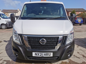 2021 Nissan Nv400 2.3 Dci 35 Tekna Lwb Dropside Double Cab in White — image 2