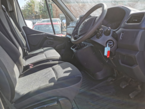2021 Nissan Nv400 2.3 Dci 35 Tekna Lwb Dropside Double Cab in White — image 5
