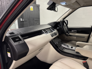 2012 Land Rover Range Rover Sport 3.0 Sd V6 Hse in Red — image 3