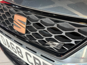 2018 SEAT Leon 2.0 Tsi Cupra 290 in Grey — image 4