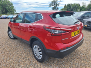 2019 Nissan Qashqai 1.5 Dci Visia Euro 6 (s/s) 5dr in Red — image 5