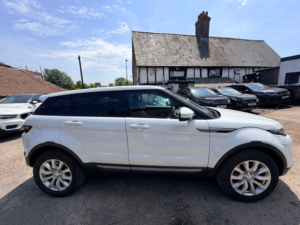 2017 Land Rover Range Rover Evoque Ed4 Se in White — image 5