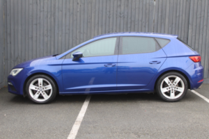 2019 SEAT Leon 1.5 Tsi Evo Fr in Blue — image 5