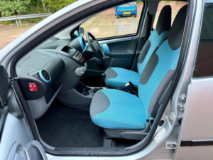 2008 Peugeot 107 1.0 12v Urban Move Euro 4 5dr in Silver — image 5