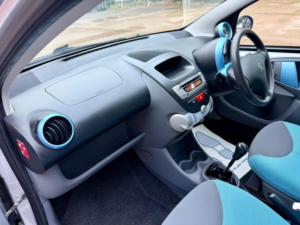 2008 Peugeot 107 1.0 12v Urban Move Euro 4 5dr in Silver — image 6