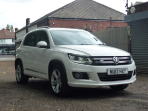 2013 Volkswagen Tiguan 2.0 Tdi Bluemotion Tech R-Line SUV 5dr Diesel Manual 4WD Euro 5 (s/s) (140 Ps) in White — image 2