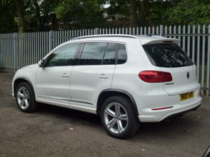 2013 Volkswagen Tiguan 2.0 Tdi Bluemotion Tech R-Line SUV 5dr Diesel Manual 4WD Euro 5 (s/s) (140 Ps) in White — image 3