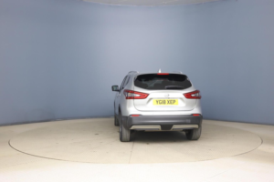 2018 Nissan Qashqai 1.2 Dig-T N-Connecta Euro 6 (s/s) 5dr in Silver — image 4
