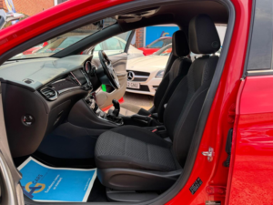 2017 Vauxhall Astra 1.4i Turbo Sri Vx Line Nav Euro 6 5dr in Red — image 4