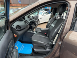 2014 Renault Grand Scenic 1.5 Dci Energy Dynamique Tomtom Euro 5 (s/s) 5dr in Bronze — image 4