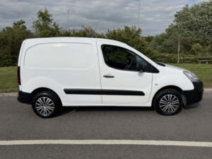 2017 Citroen Berlingo 1.6 Bluehdi 850 Enterprise in White — image 5