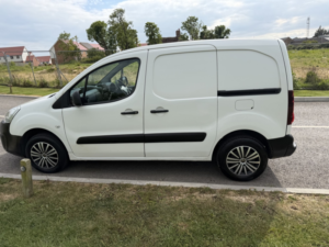 2017 Citroen Berlingo 1.6 Bluehdi 850 Enterprise in White — image 6