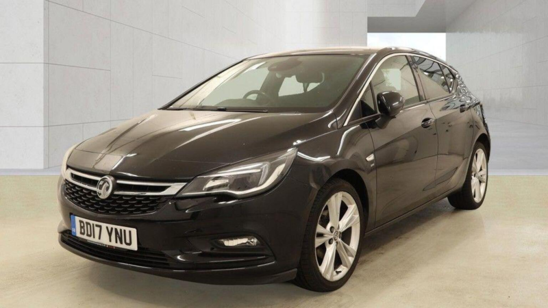 2017 Vauxhall Astra 1.4i Turbo Sri Nav Euro 6 5dr in Black — image 1