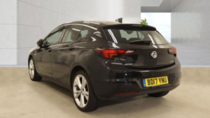 2017 Vauxhall Astra 1.4i Turbo Sri Nav Euro 6 5dr in Black — image 3