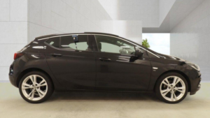 2017 Vauxhall Astra 1.4i Turbo Sri Nav Euro 6 5dr in Black — image 5