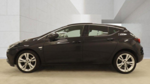 2017 Vauxhall Astra 1.4i Turbo Sri Nav Euro 6 5dr in Black — image 6