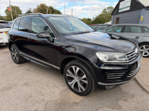 2015 Volkswagen Touareg 3.0 Tdi V6 Bluemotion Tech R-Line SUV 5dr Diesel Tiptronic 4WD Euro 6 (s/s) (262 Ps) in Black — image 3