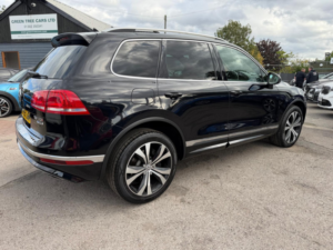 2015 Volkswagen Touareg 3.0 Tdi V6 Bluemotion Tech R-Line SUV 5dr Diesel Tiptronic 4WD Euro 6 (s/s) (262 Ps) in Black — image 4