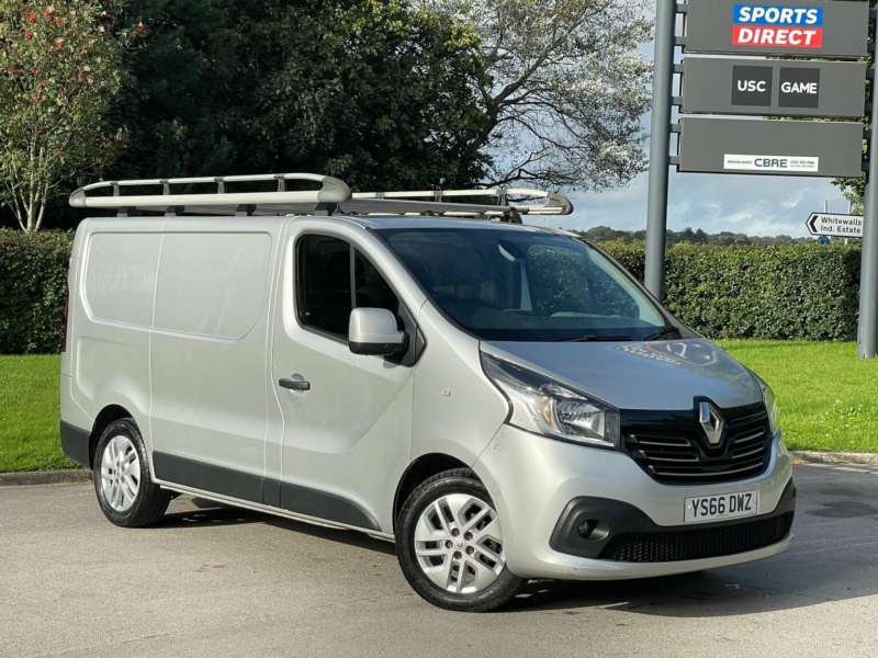 2016 Renault Trafic 1.6 Dci 27 Sport Nav Swb Standard Roof Euro 6 5dr in Silver — image 1