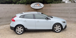 2014 Volvo V40 Cross Country 1.6 D2 Lux Nav in Blue — image 2