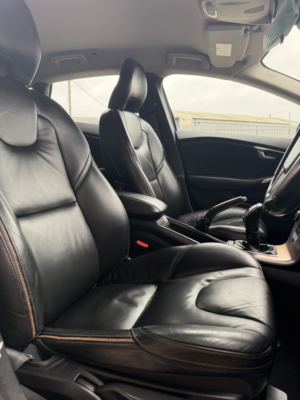 2014 Volvo V40 Cross Country 1.6 D2 Lux Nav in Blue — image 5