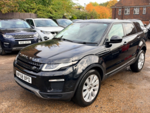 2018 Land Rover Range Rover Evoque Td4 Se Tech in Black — image 6