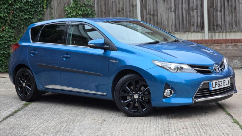 2014 Toyota Auris 1.8 Vvt-H Excel CVT Euro 5 (s/s) 5dr in Blue — image 1