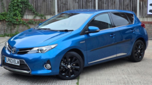 2014 Toyota Auris 1.8 Vvt-H Excel CVT Euro 5 (s/s) 5dr in Blue — image 2