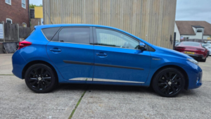 2014 Toyota Auris 1.8 Vvt-H Excel CVT Euro 5 (s/s) 5dr in Blue — image 5