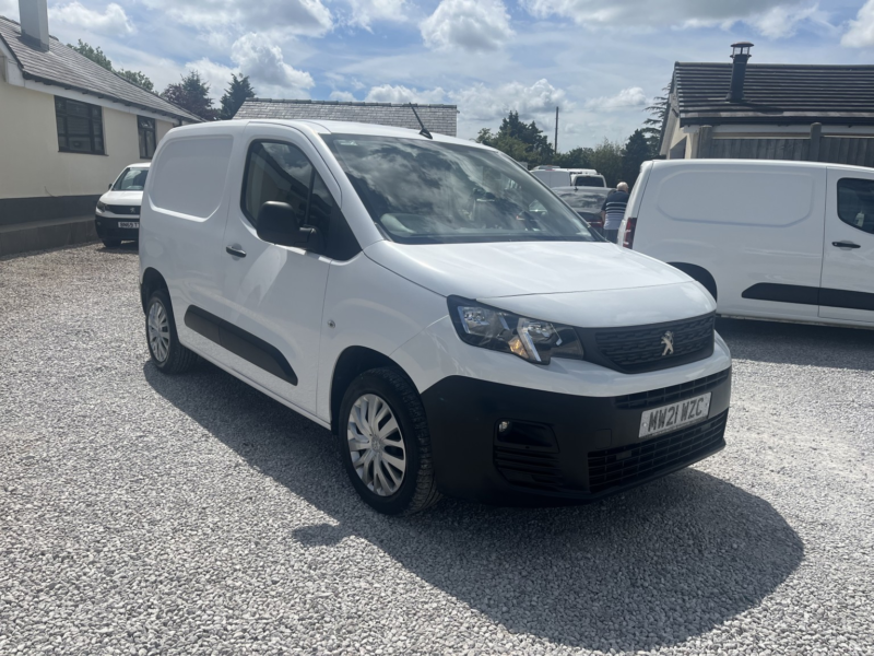 2021 Peugeot Partner 1.5 Bluehdi 1000 Professional in White — image 1