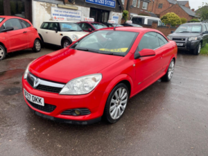 2007 Vauxhall Astra 1.9 Cdti Design Twin Top Convertible *service History* in Red — image 4