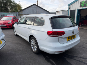 2015 Volkswagen Passat 2.0 Tdi Bluemotion Tech Se Business Estate 5dr Diesel Manual Euro 6 (s/s) (150 Ps) in White — image 3