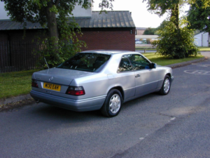 1994 Mercedes-Benz 220 Ref 8704 - Mercedes Benz W124 E220 Coupe Manual – Air Con (lhd - Ex Belgium) in Silver — image 3