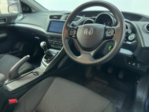 2017 Honda Civic 1.6 I-Dtec Se Plus Tourer Euro 5 (s/s) 5dr in Blue — image 4